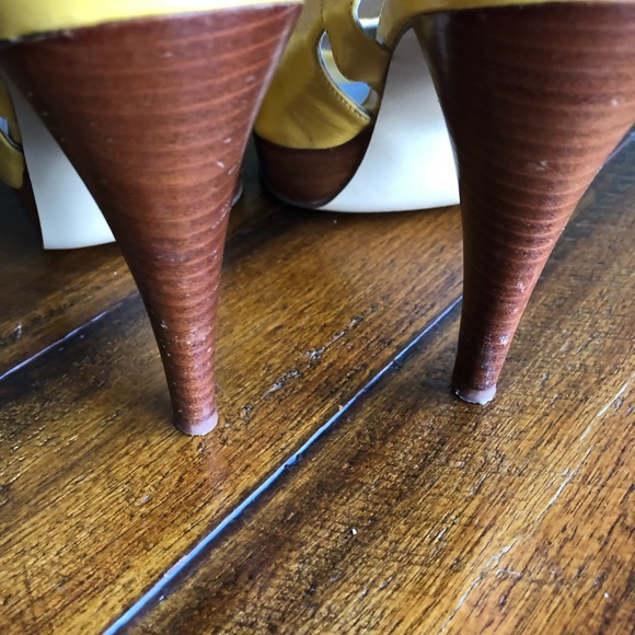 Marc Fisher Yellow Peep Toe Heels Strappy Sandals - Picture 6 of 9